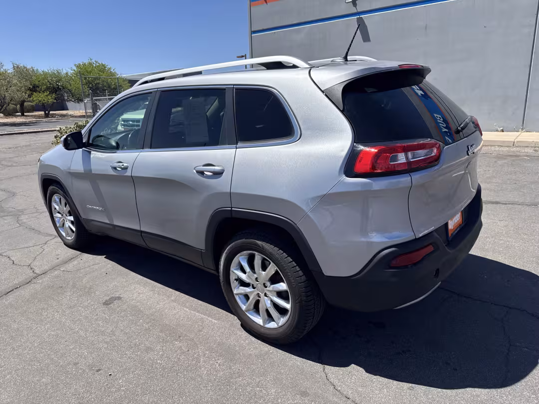2014 Jeep Cherokee - 1C4PJLDS5EW221686 - Image #5